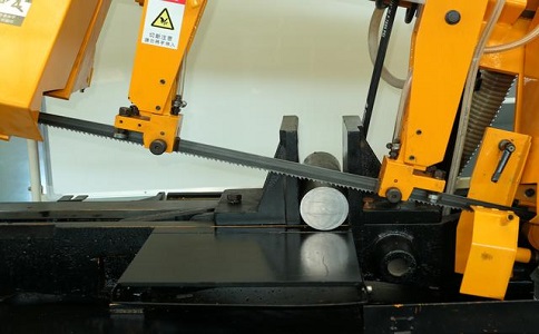 竹溪数控带锯床自动送料精度会出现偏差吗？